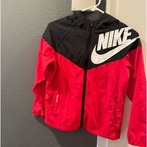 Youth Nike soccer warm up windbreaker - size M lightweight